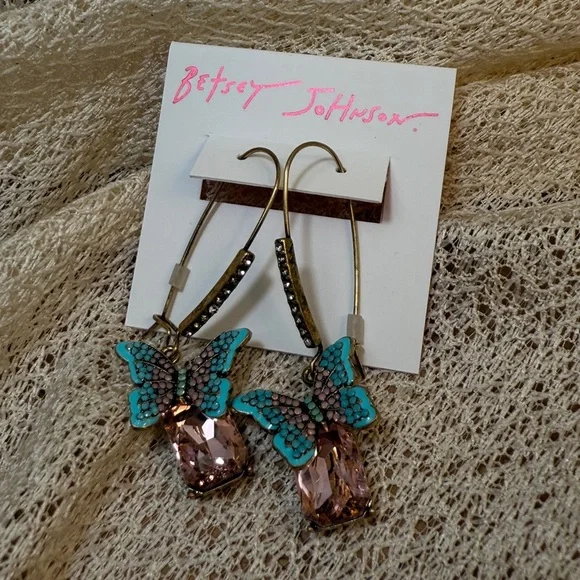 Elegant Butterfly Drop Earrings - Picture 5 of 8